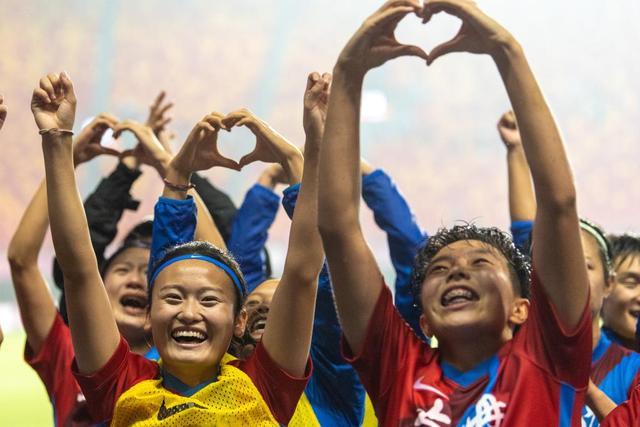 乔治33分快船逆转活塞 独行侠大胜雷霆4连胜