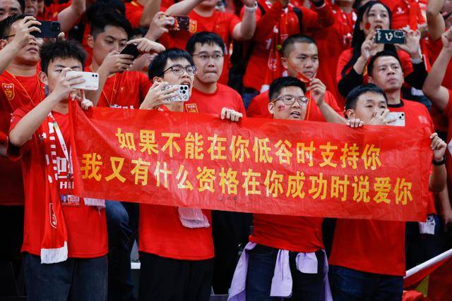 吉迪23+15+10公牛险胜雄鹿 雷霆灭黄蜂10连胜