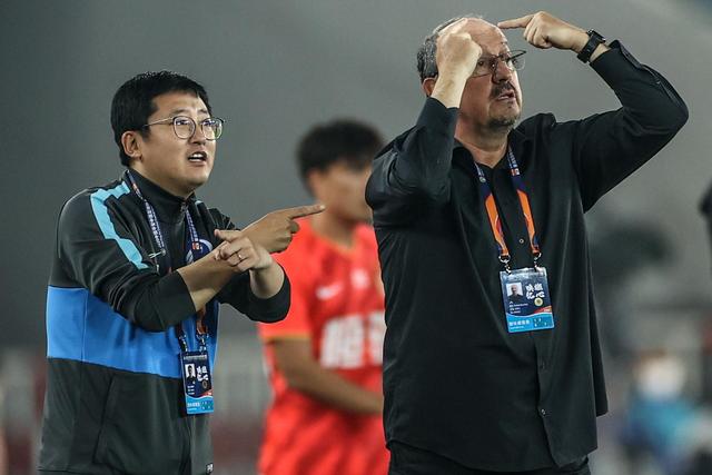 曼联11月最佳候选：奥纳纳、马兹拉维、迪亚洛